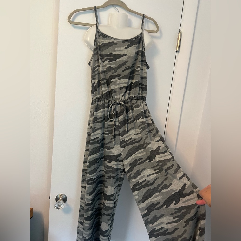 Camouflage Sleeveless Jumpsuit